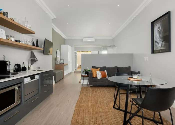 Luxury Franschhoek Getaway Next To Winetram