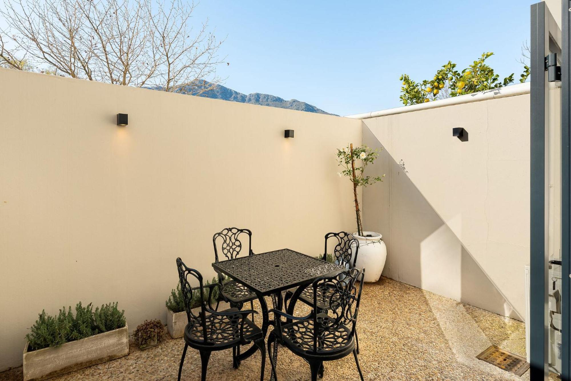 Luxury Getaway Next To Winetram *