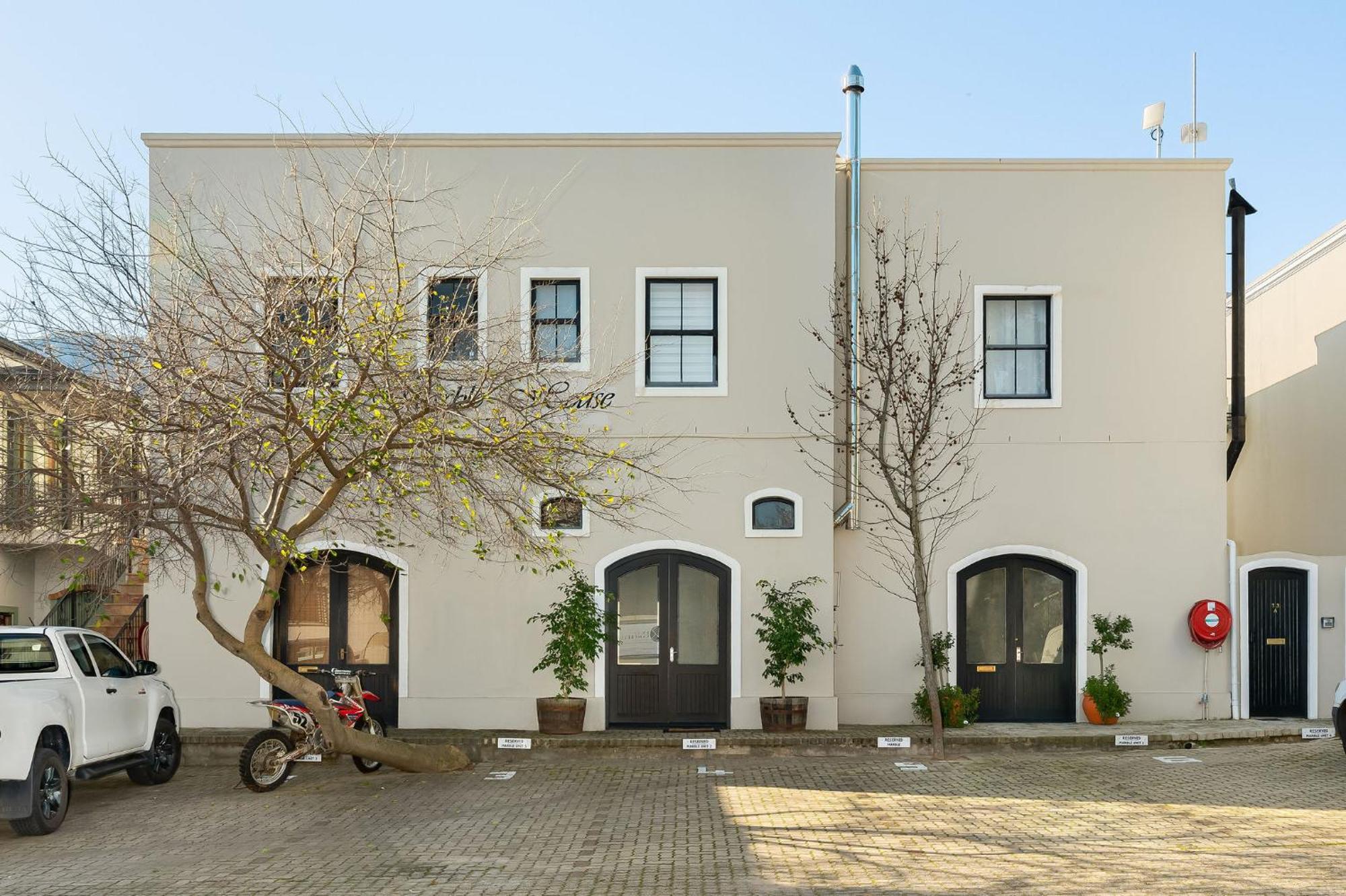 Luxury Getaway Next To Winetram